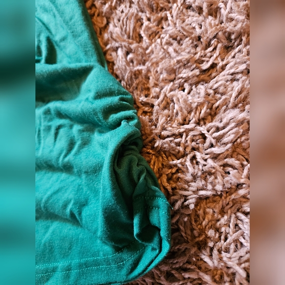 Women's tee - Picture 3 of 3